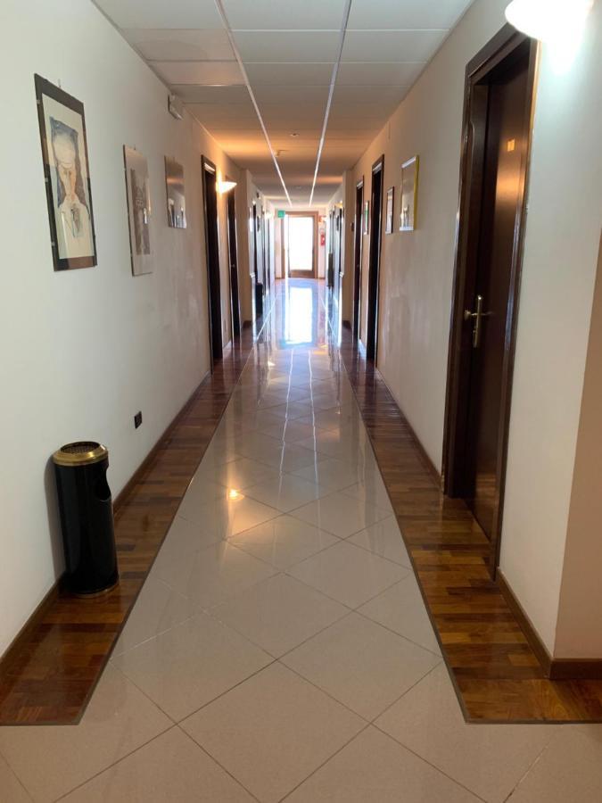 Hotel Tetto Delle Marche - Ristorante Dei Conti Cingoli Extérieur photo
