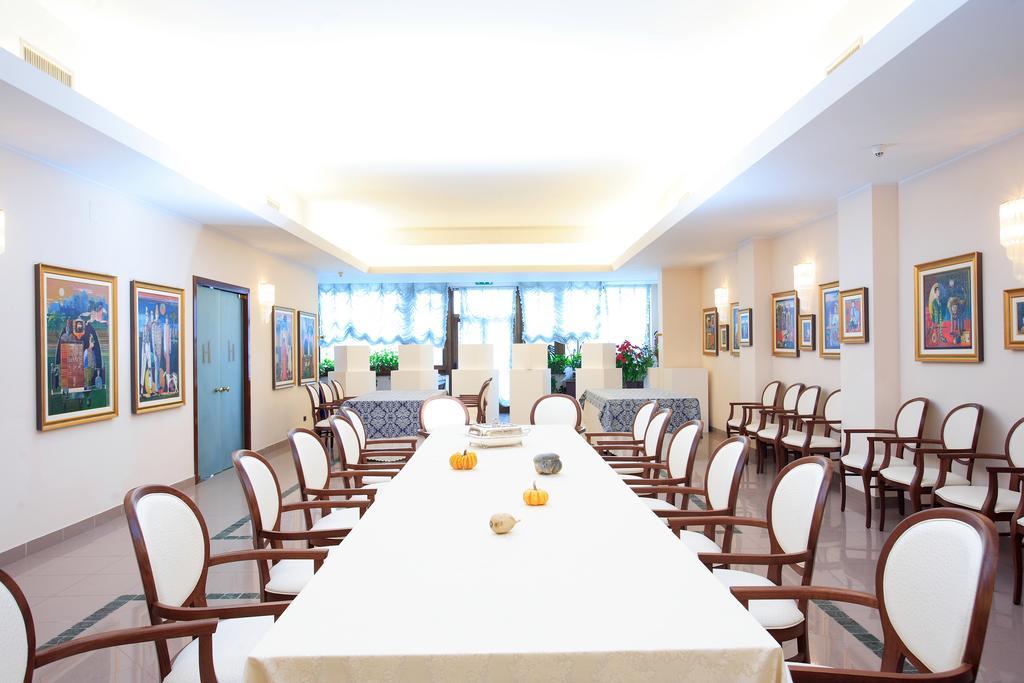 Hotel Tetto Delle Marche - Ristorante Dei Conti Cingoli Extérieur photo